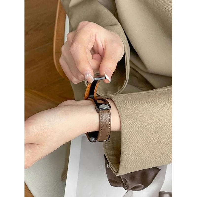 بند آکوآرا مدل Magnetic Leather مناسب برای مچ‌بند هوشمند شیائومی Mi Band 8