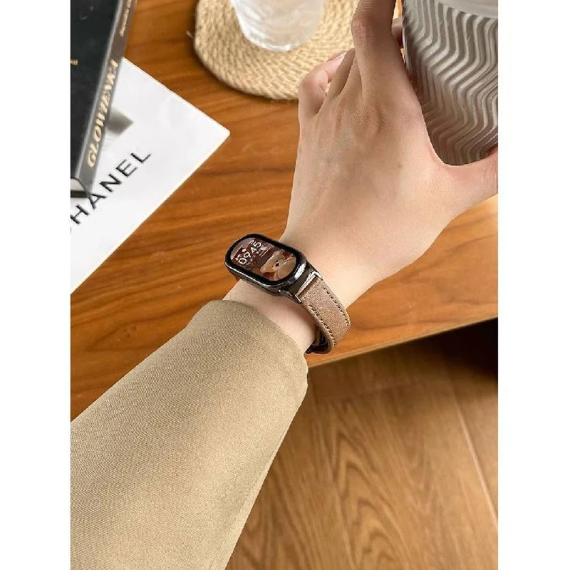بند آکوآرا مدل Magnetic Leather مناسب برای مچ‌بند هوشمند شیائومی Mi Band 10